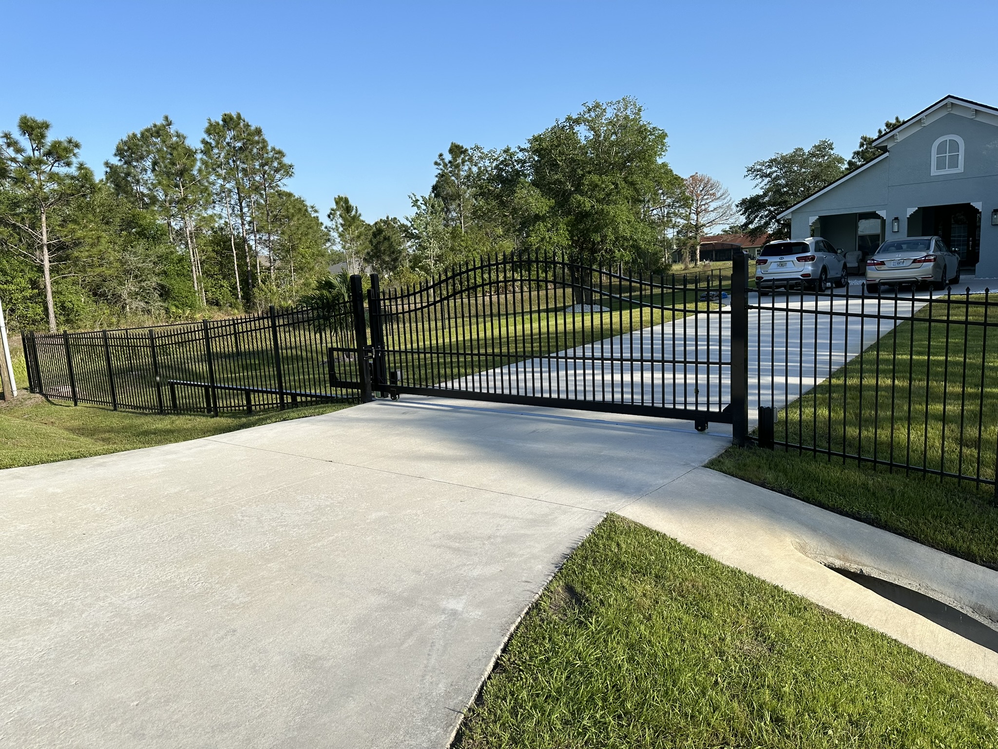 Aluminum gate in Wedgefield FL